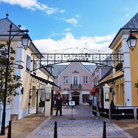 Appartamento Sesame Duplex Disneyland Paris Netflix 6 Personnes Et 1 Bebe Avec Parking Bailly-Romainvilliers Esterno foto